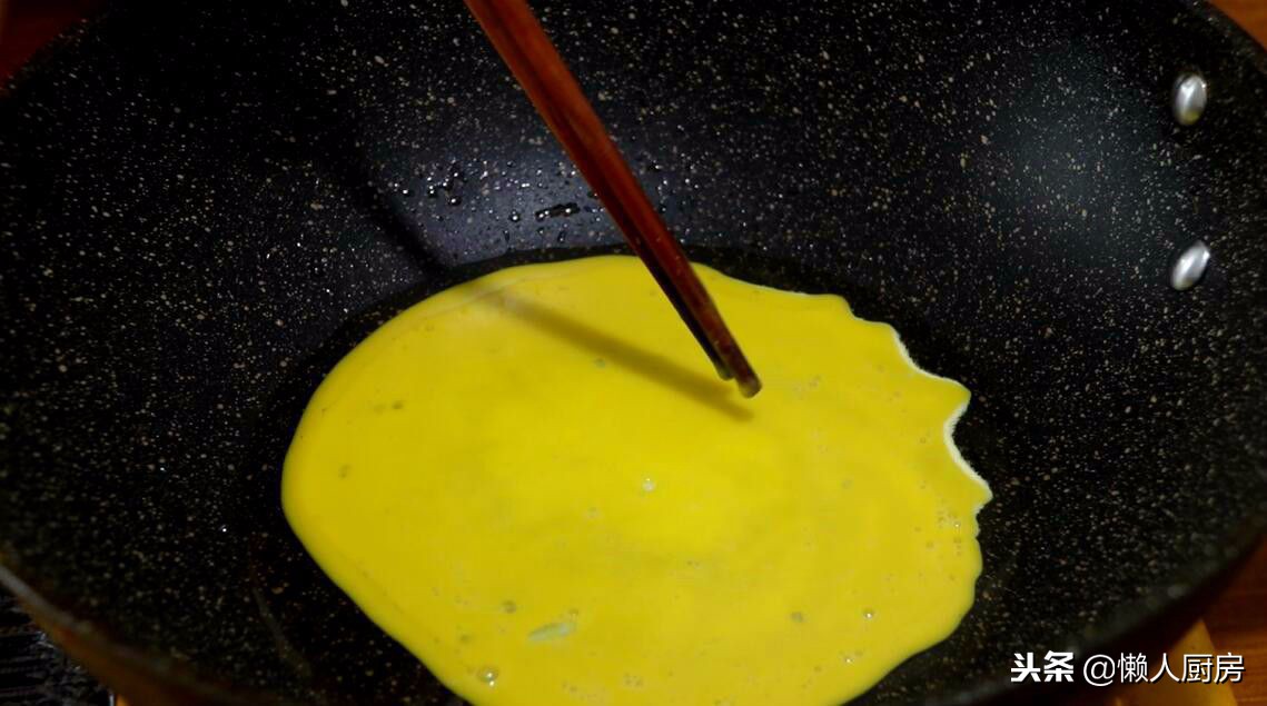 3个鸡蛋怎么做不用面粉的菜,3个鸡蛋可以做什么慢教程