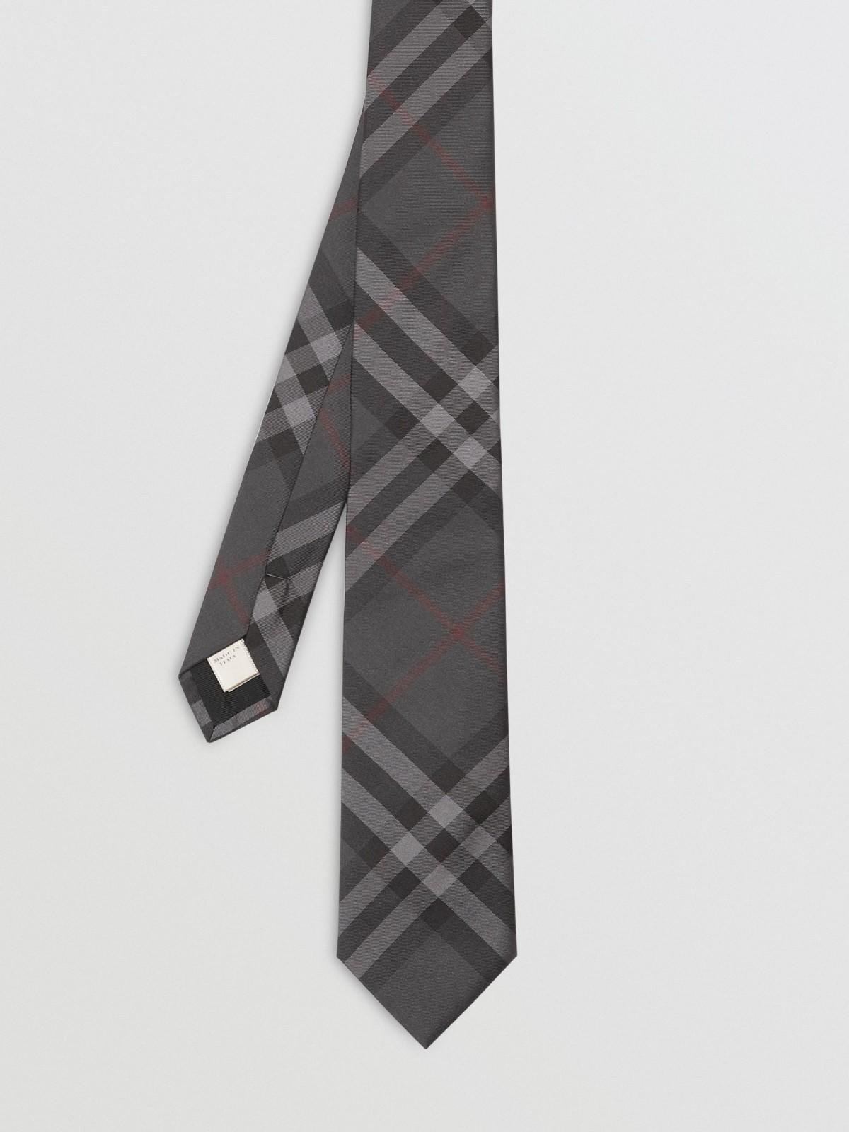 无论你平时多爱休闲装,作为男士“领带”是必需品!