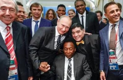 王的两面人生:球技成圣,大嘴无脑的贝利