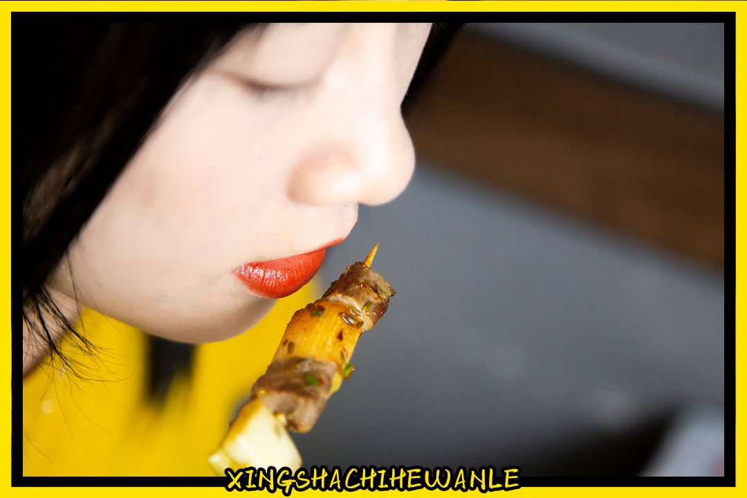 人生一串,烟火江湖!这家铁板烧烤店用串串翻起儿时回忆