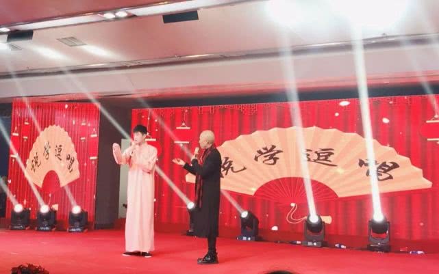 “唱响中原,薪火相传”著名艺术家*军白**选收徒暨公益展演成功举行