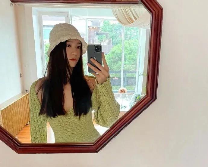 明星同款针织衫日常穿搭,秋天衣服推荐女毛衣