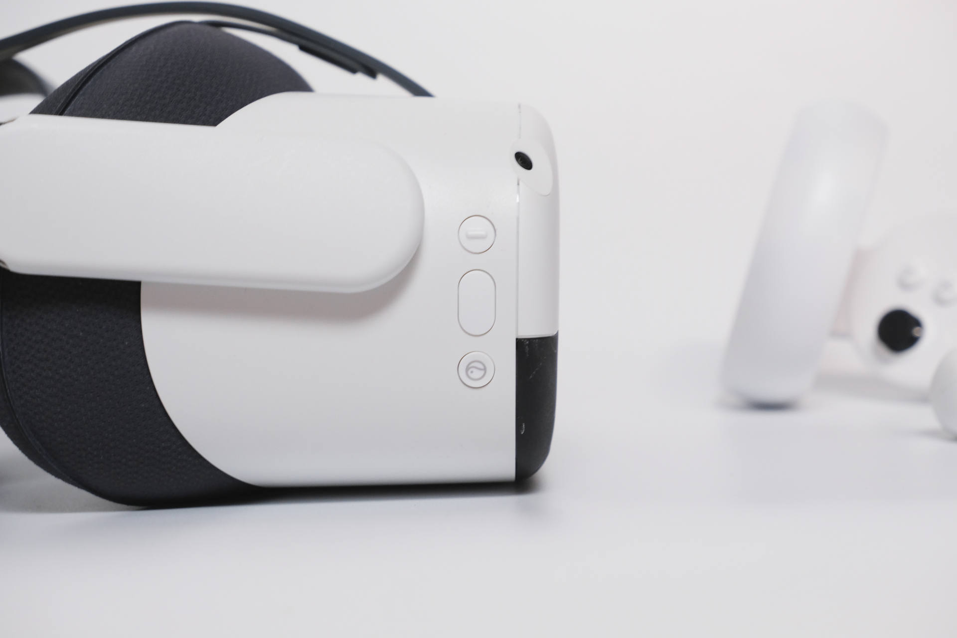 低成本vr玩赛车游戏,piconeo3和piconeo2