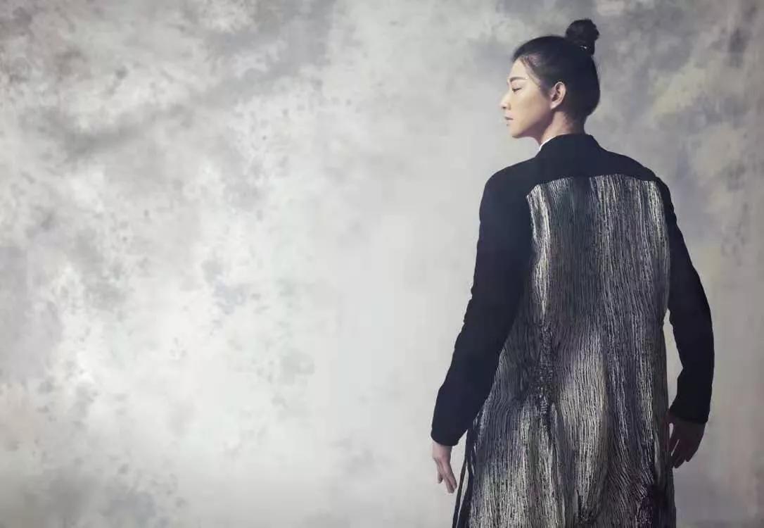 群里自曝随身戴套、需要买药，继吴签之后，霍虚来了