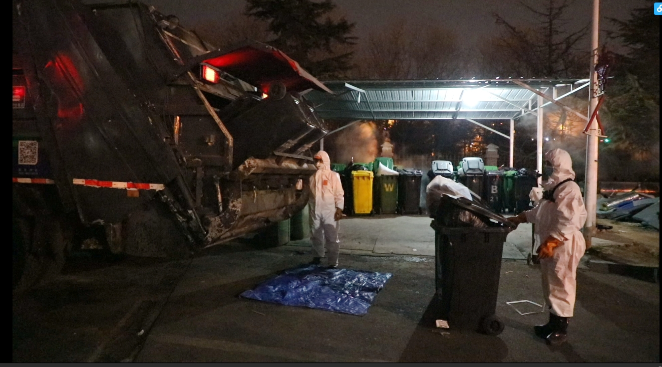 防疫期间夫妻坚守岗位,防疫夫妻档共守一线