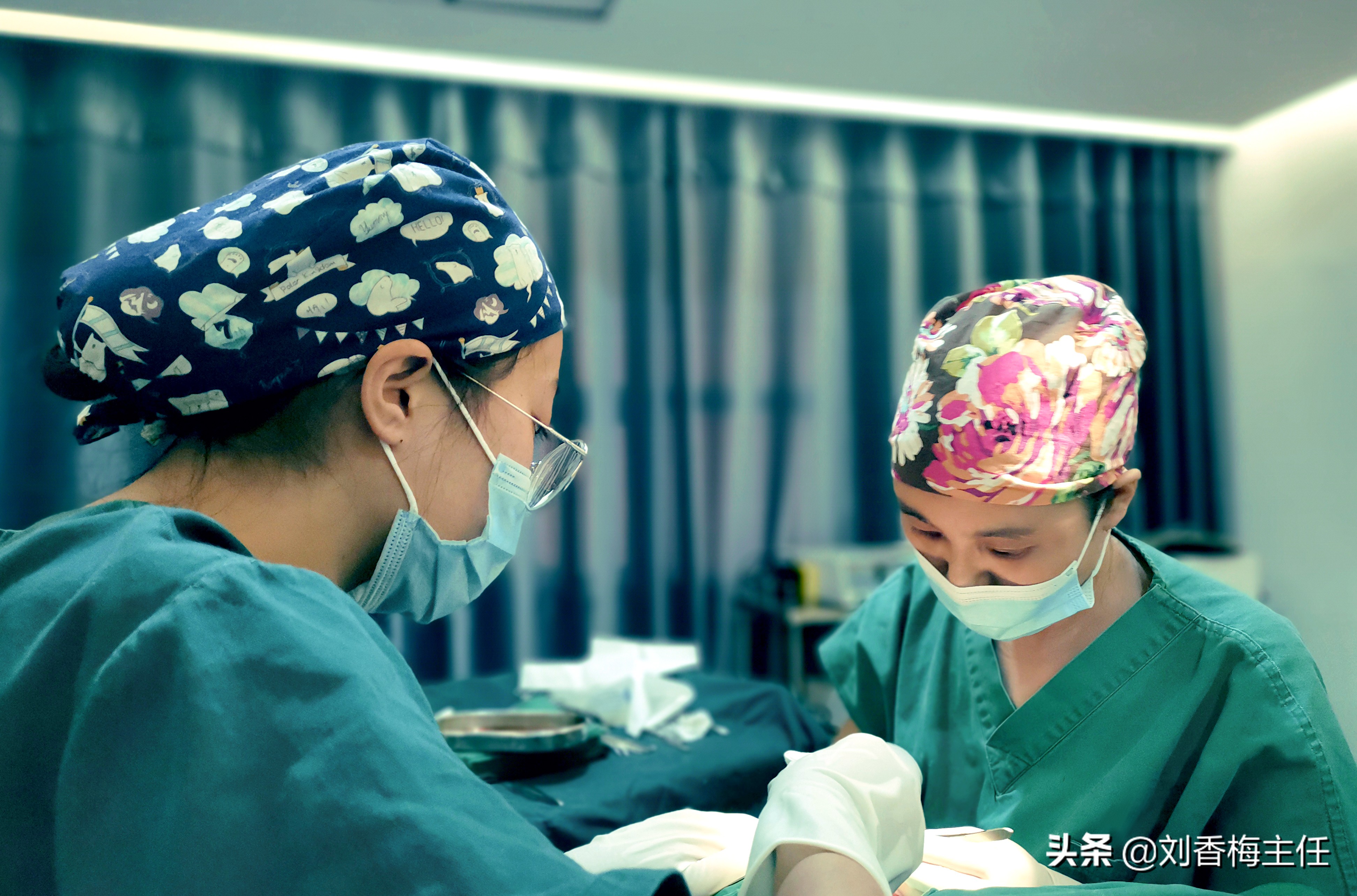 双眼皮恢复过程中不一样宽正常么,三点定位双眼皮恢复10天过程图