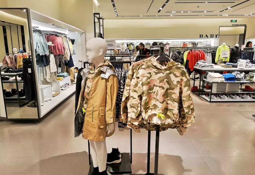 优衣库和zara哪个值得入手,优衣库春季新品打折