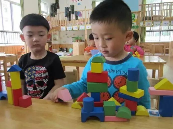 什么玩具对小孩子大脑发育好,孩子越玩越聪明的3种玩具