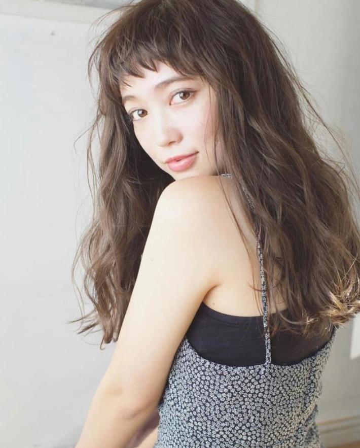 现在黄头发染什么颜色好,今年流行哪种棕色头发