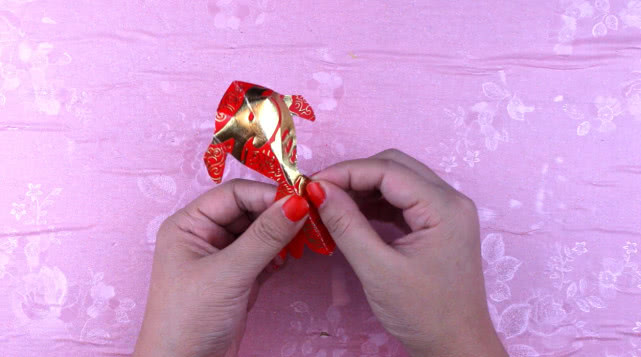 锦鲤红包怎么折,多条锦鲤折纸