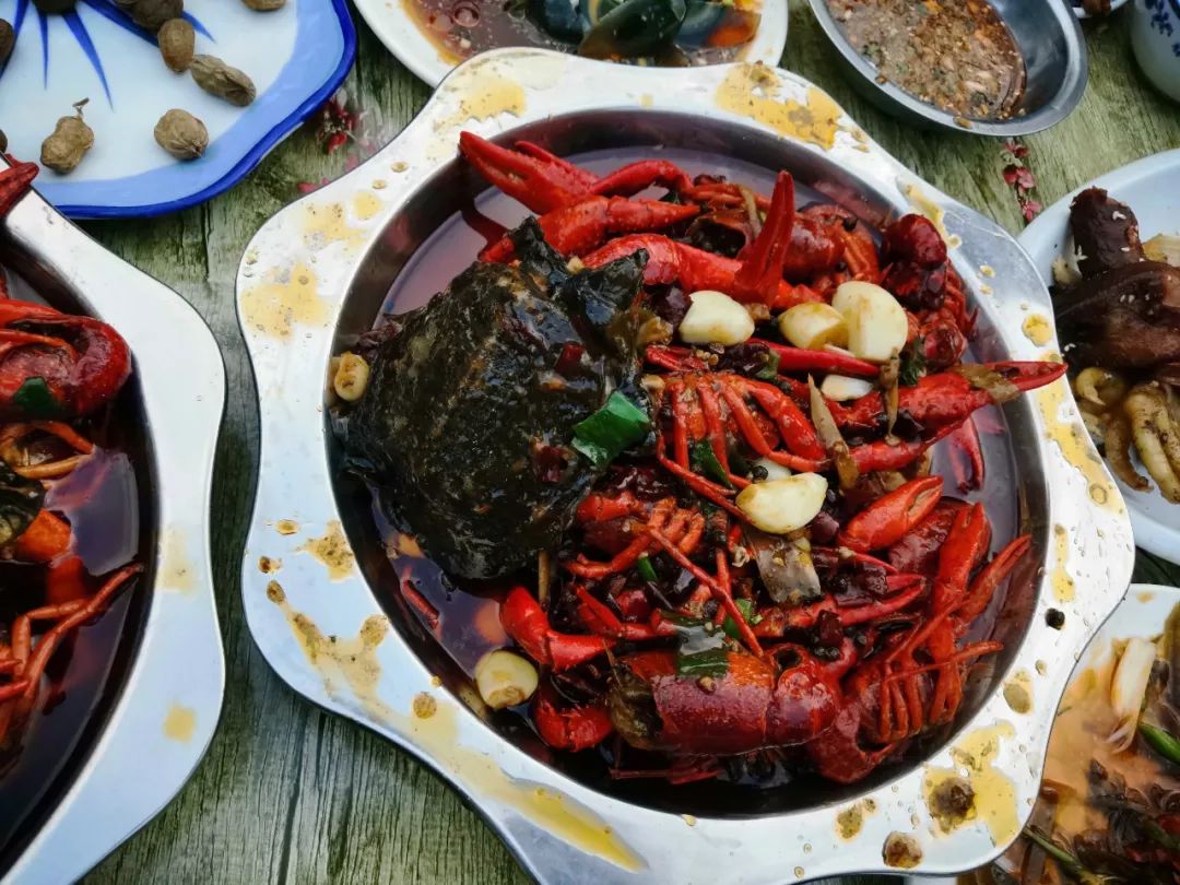 襄阳大虾美食,襄阳蒜蓉虾黄瓜鸡蛋