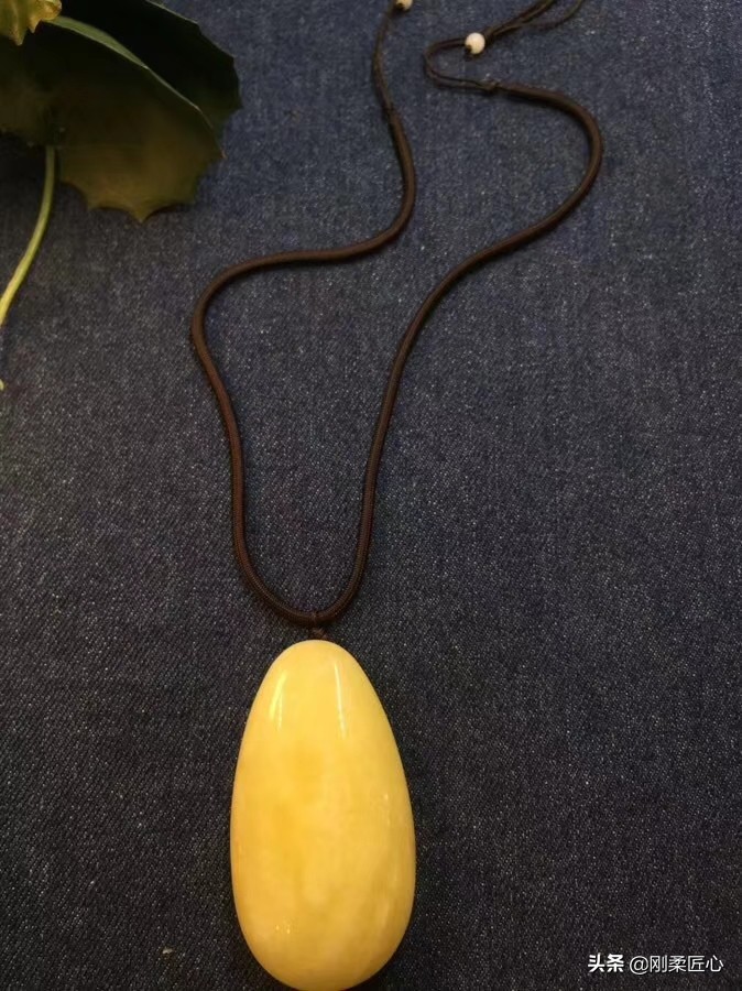 蜜蜡粉压蜜蜡与假蜜蜡怎么区分,蜜蜡和琥珀真假