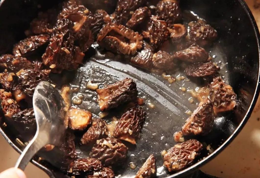 野生羊肚菌味美又养生,人工种植的羊肚菌怎么做好吃