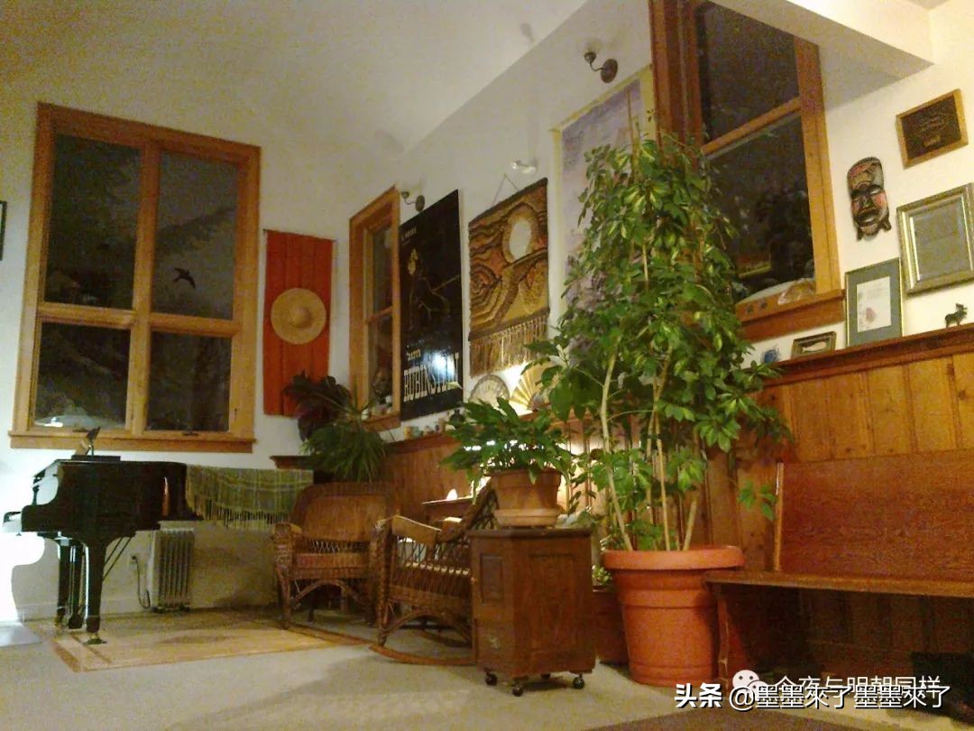 女儿在加拿大读书,女儿在学钢琴