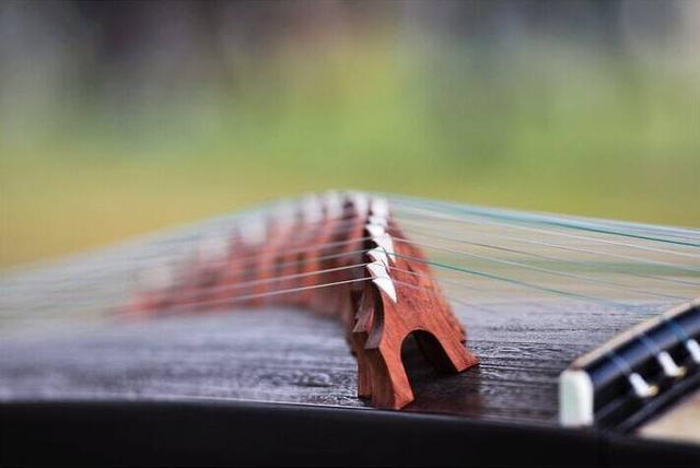 弹古筝不看指法随便弹可以吗,弹古筝怎么可以弹得更快