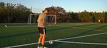 人人必会的五大防守技巧,初学者5个必会足球射门技巧