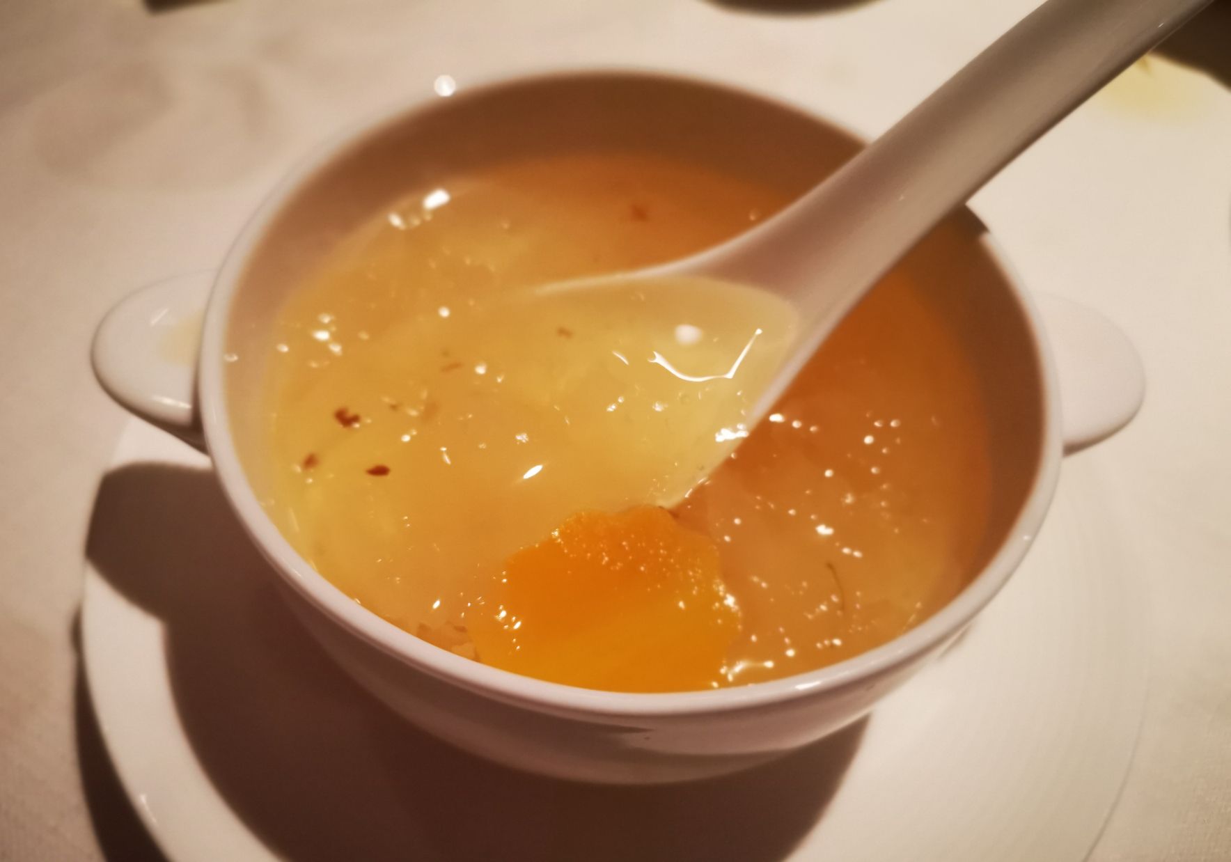 这家广州二十年老牌粤菜馆,私厨出品过硬不愧为米其林一星