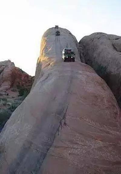 天路天路，难得一见！震撼你的双眼