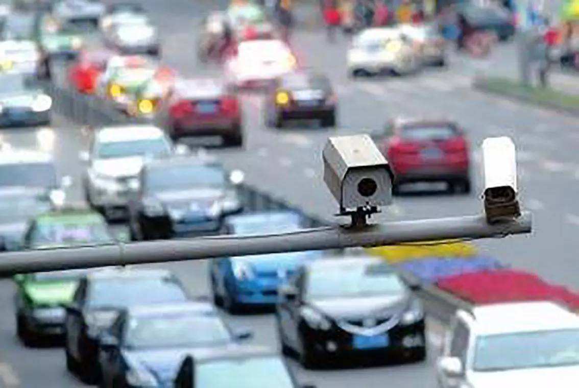 新手误闯红灯但没继续行驶怎么办,新手不小心闯了2个红灯什么后果