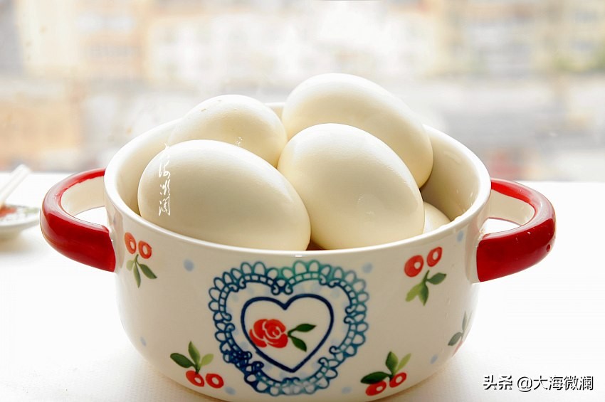 咸鹅蛋是煮还是蒸,咸鹅蛋怎么腌能出油