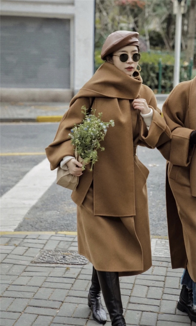 三木驼色大衣怎么穿,三木妈妈驼色羊绒大衣搭配