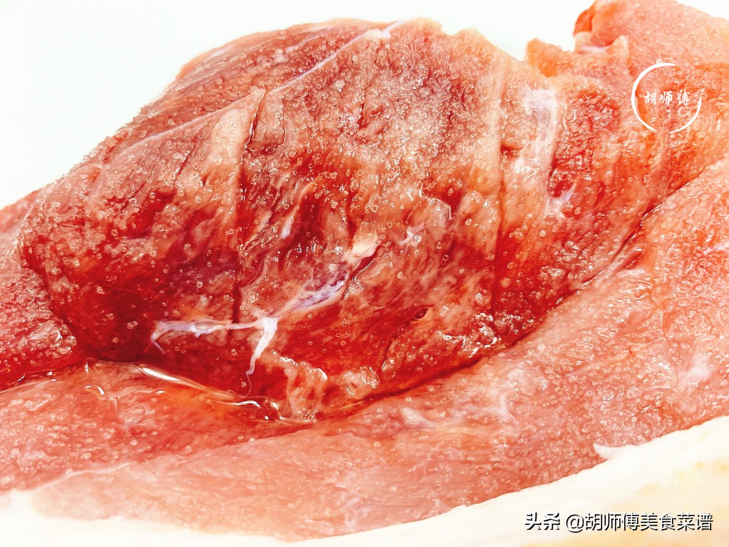 为什么冻肉不能用冷水泡,不管冻肉多硬