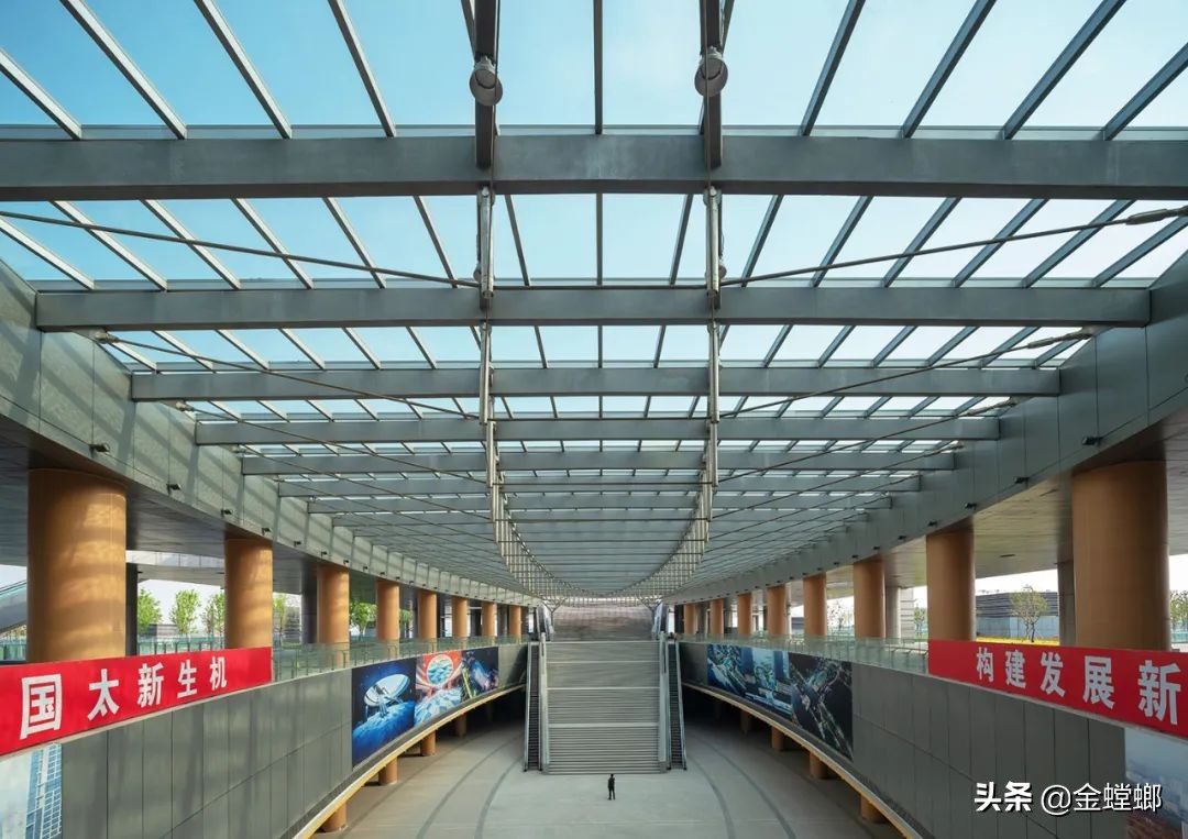 地铁连接商业综合体通道平面图,新建一座大型城市商业综合体