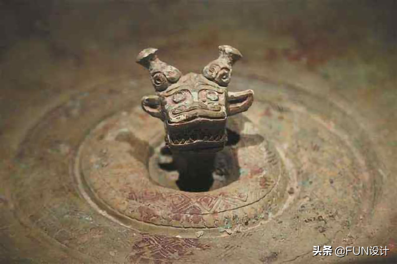 青铜夔纹蟠龙盘在哪,商代青铜夔纹蟠龙盘