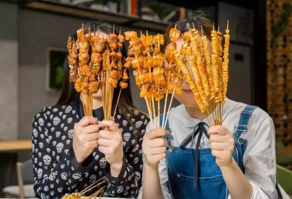 易炸易卖利润高，夺命小串再战小吃赛道