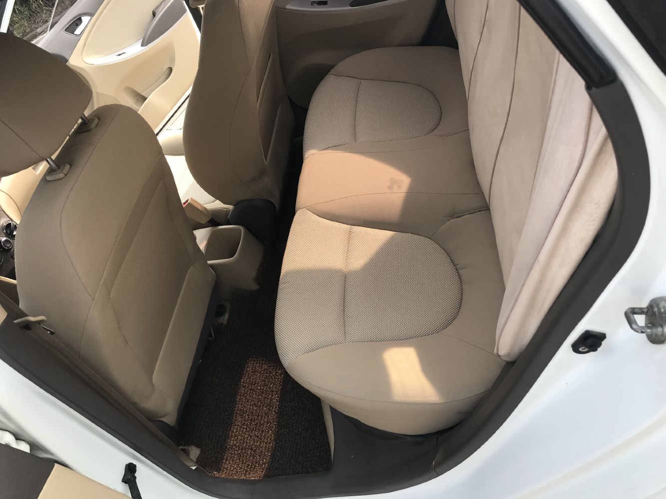 新车很畅销二手市场不好找的车型,新车便宜二手车还值得买吗