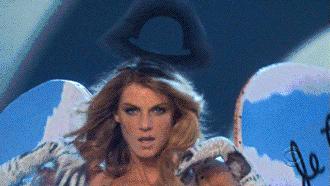 维密秀大放异彩的4位中国超模,维密蓝血超模