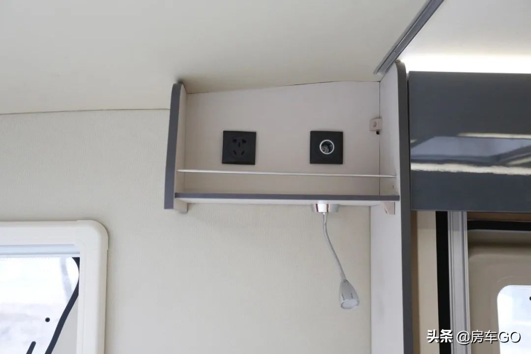 2.0t自动挡四驱越野房车13万左右,2.0t发动机8at轻卡房车