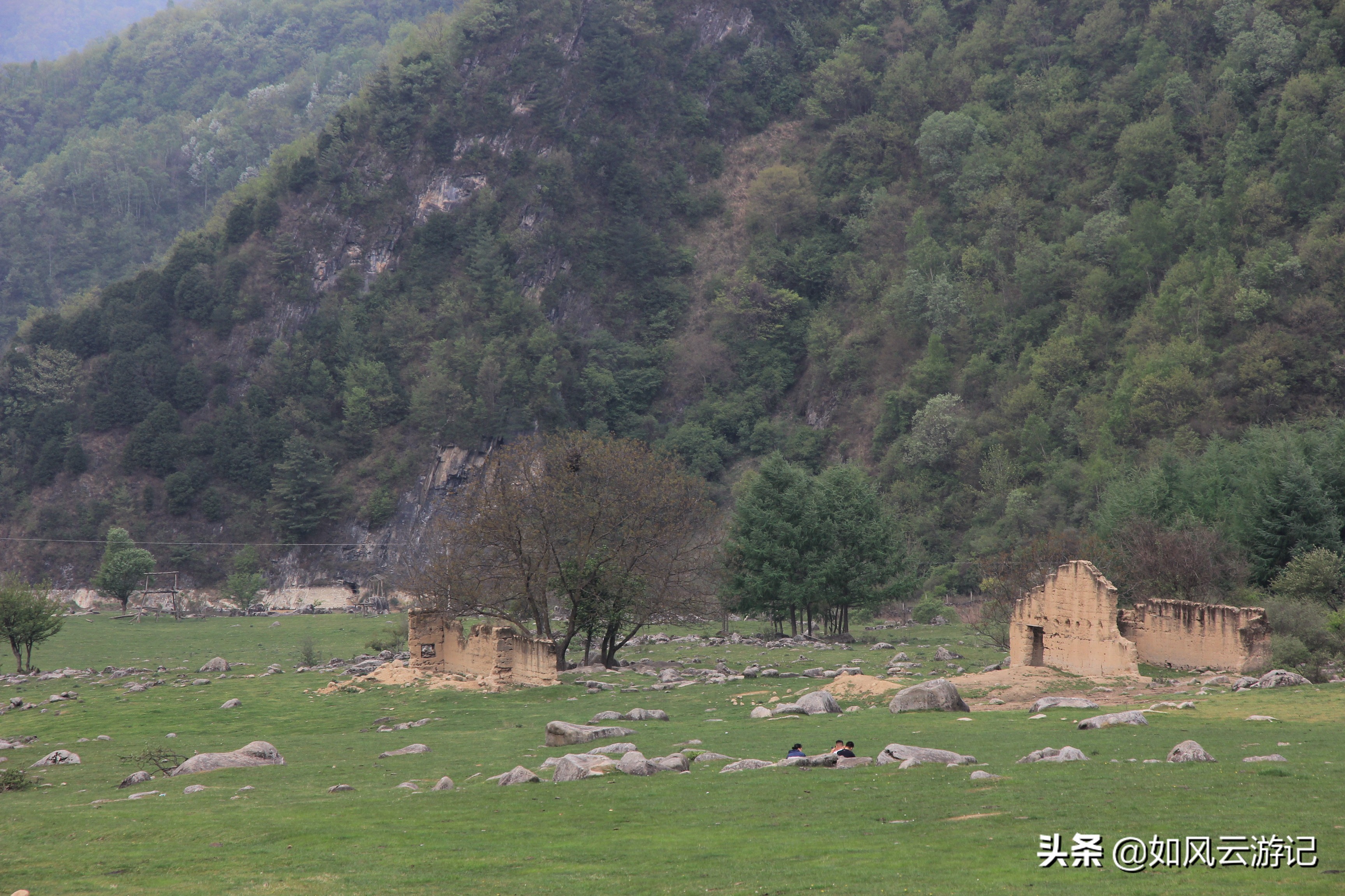 这条连云栈道“弓背线”火烧店—庙台子奇景传说诸多，闺藏深山中