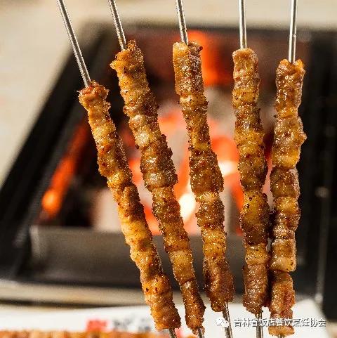 羊肉现切现穿串现烤,延吉羊肉串推荐
