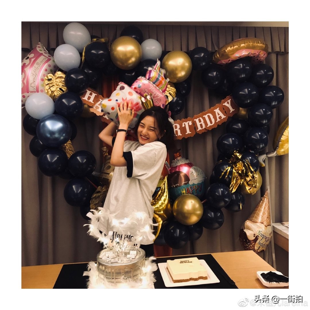 林允儿盘丸子头,林允绿色丸子头活动照