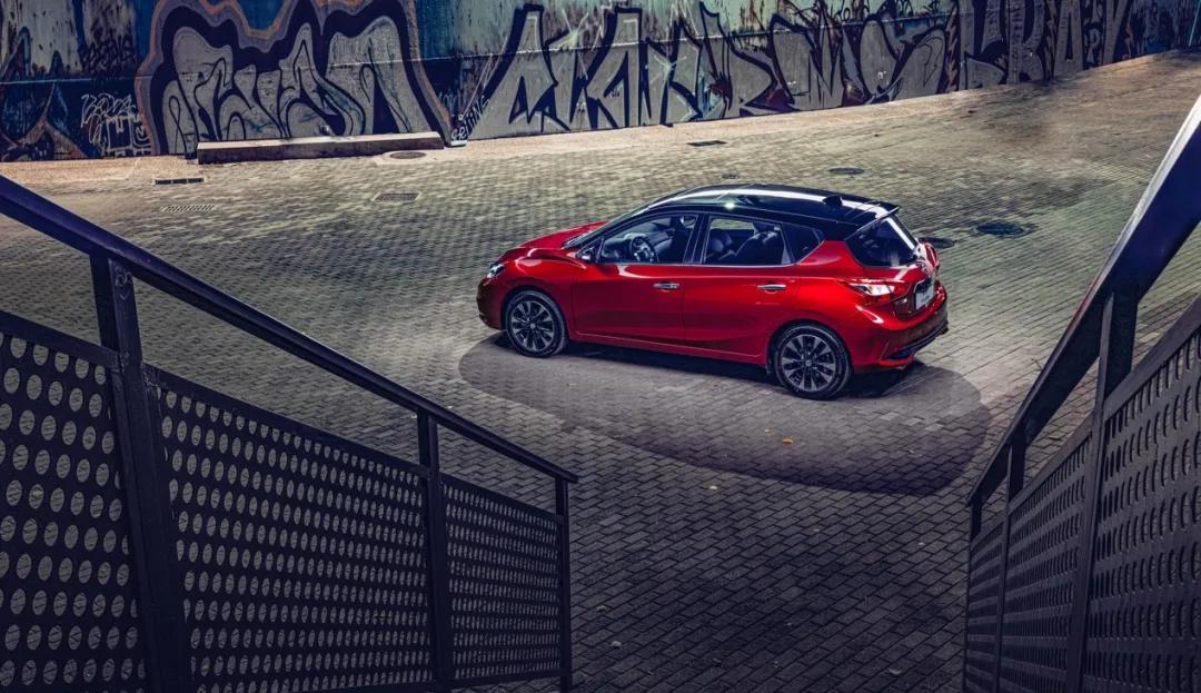 全新日产骐达上市起售价9.99万元,骐达2021款1.6lcvt智行版红色图片