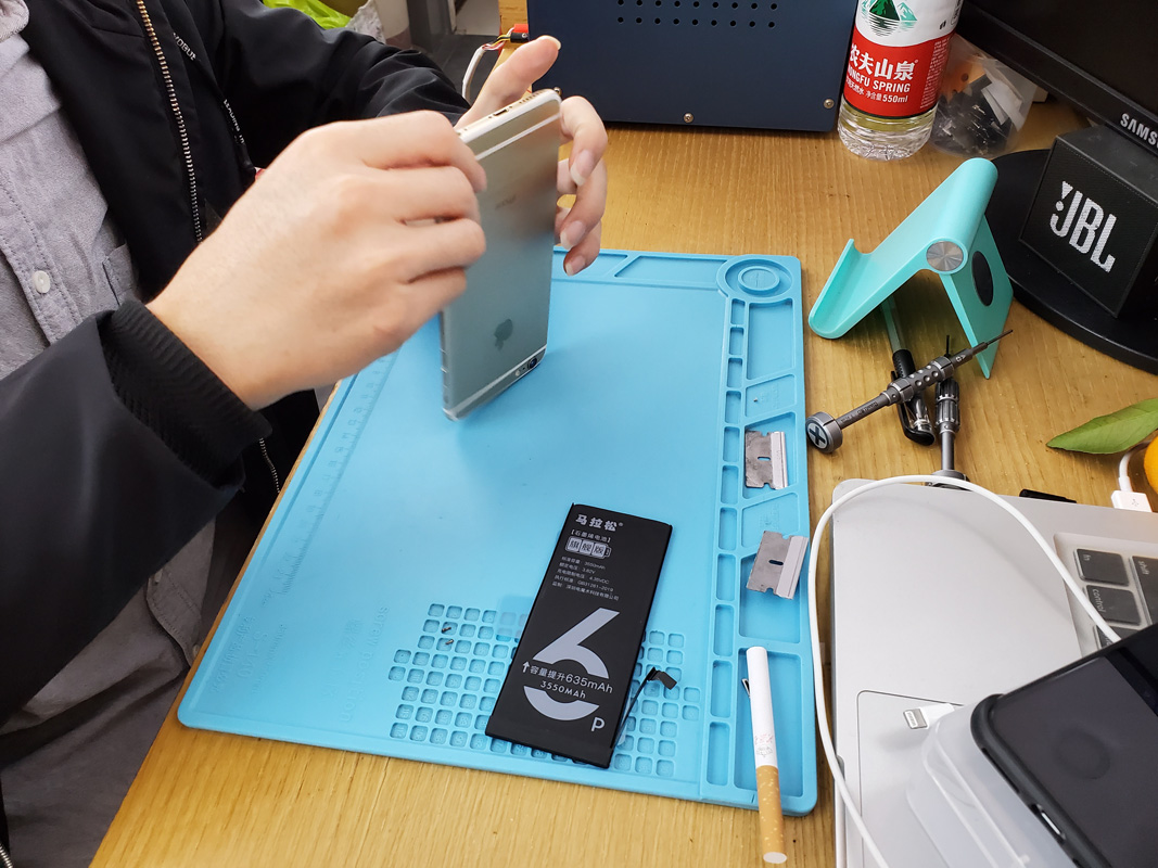 苹果6p换哪种电池好,苹果6p自己换电池难不难