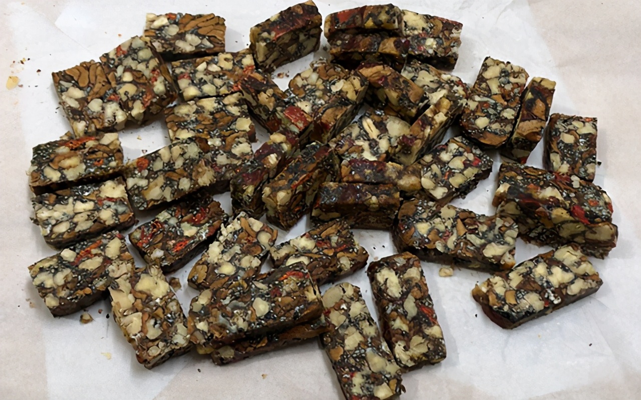 纯手工芝麻核桃糕红枣枸杞糕,红枣核桃枸杞玫瑰花黑芝麻糕功效