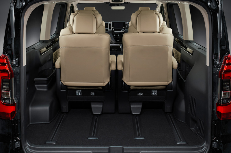 无厘头汽车丨丰田2020露营车：顶部开帐篷，有2楼的车？