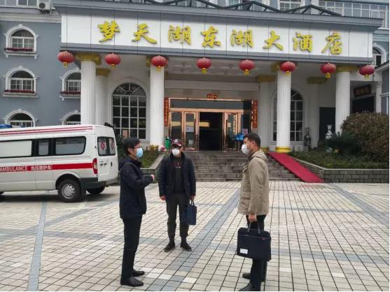 硬核小护姐表白汉警,援鄂医疗队小护姐表白汉警小哥