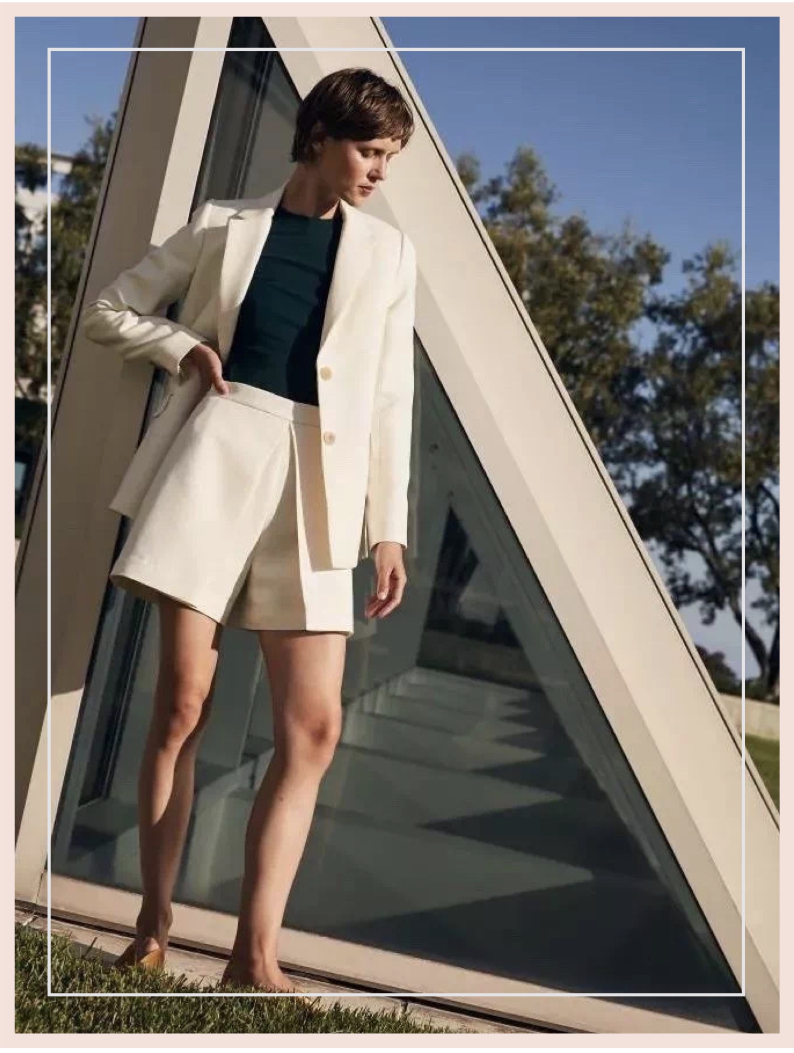 西装配潮流短裤,时尚气质小西装配皮短裤穿搭