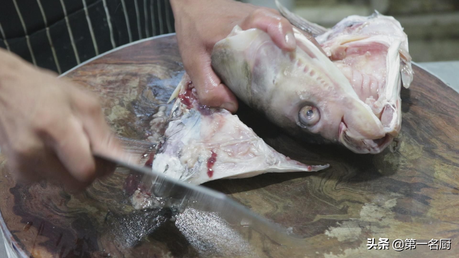 鱼头简单又好吃的方法,鱼头炖豆腐怎么做才能去腥味儿