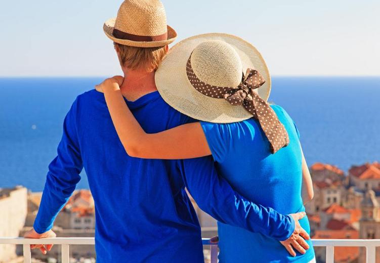 重归家庭的男人，怎样才能挽回对方的心？加倍对她好是“下策”