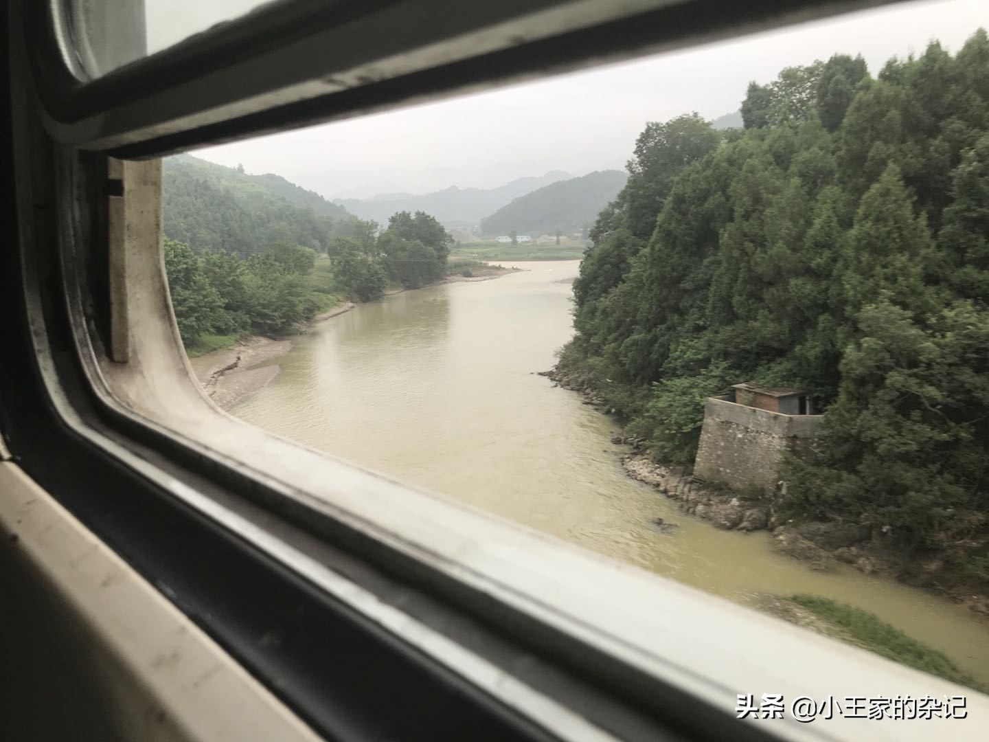 大山里，有一趟可以赶集的绿皮车|8361次汉中—阳平关