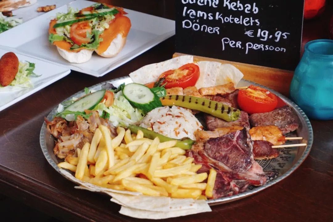 老梁观世界,荷兰购物买什么划算