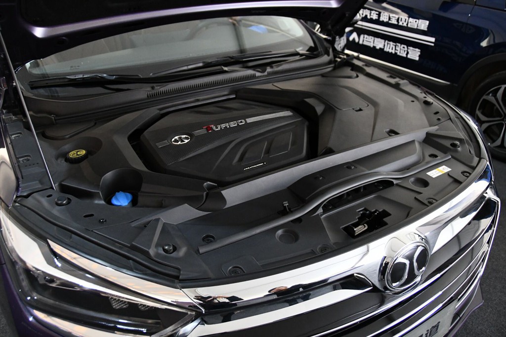 绅宝智道跟长安cc哪个好,12万买长安睿骋cc值吗