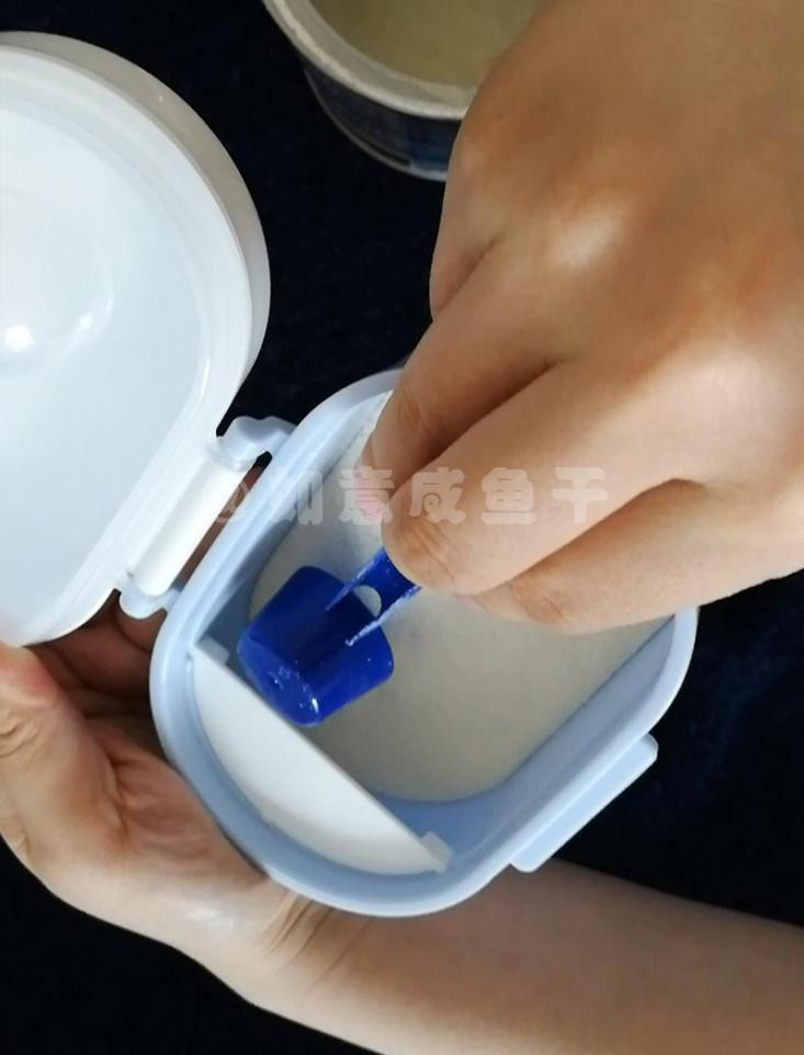 养孩子奶粉怎么选择,养娃省钱攻略婴儿