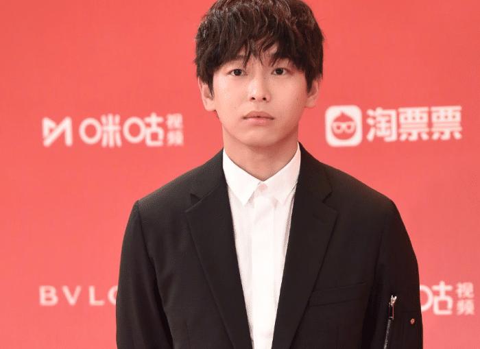 彭昱畅晒28岁庆生照,论彭昱畅的可爱与美貌