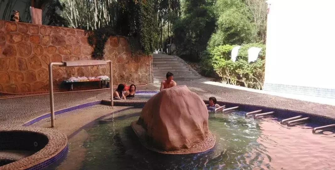 云南保山附近有哪些天然温泉,云南罗茨温泉哪家环境好又实惠