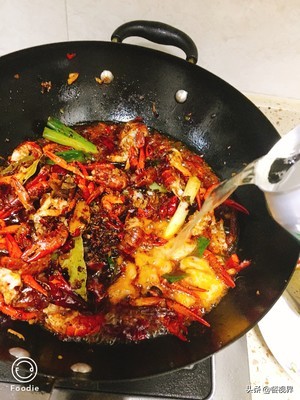 小龙虾最简单的做法去头的小龙虾,六种小龙虾哪种做法最好吃